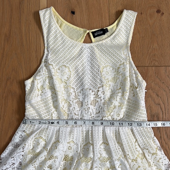 KATE SPADE SATURDAY White Lace Sleeveless Dress with Yellow Lining - Size 6 - Picture 8 of 13